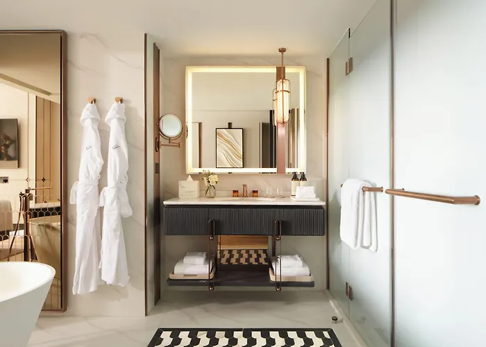 Fairmont Bangkok Sukhumvit 5*